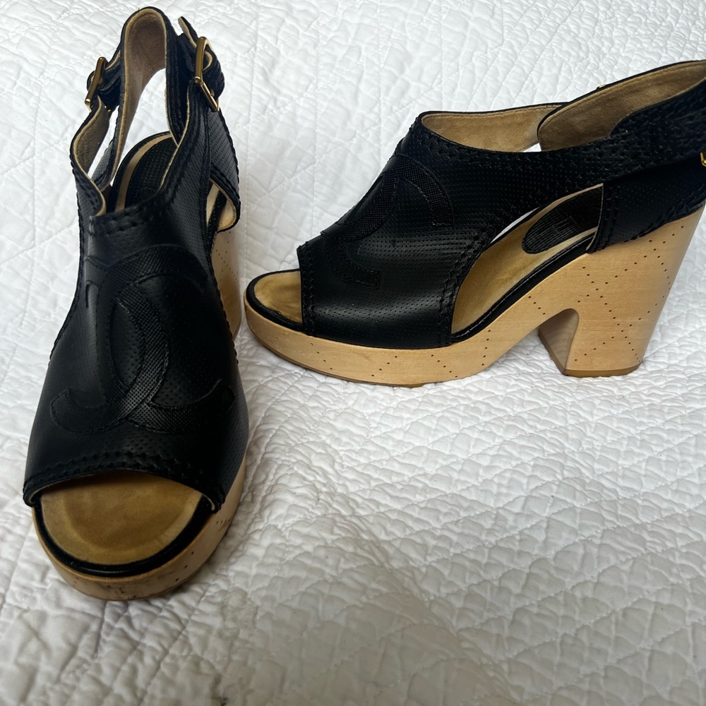 Chanel Black Leather Women's Sandals - Picture 3 of 7